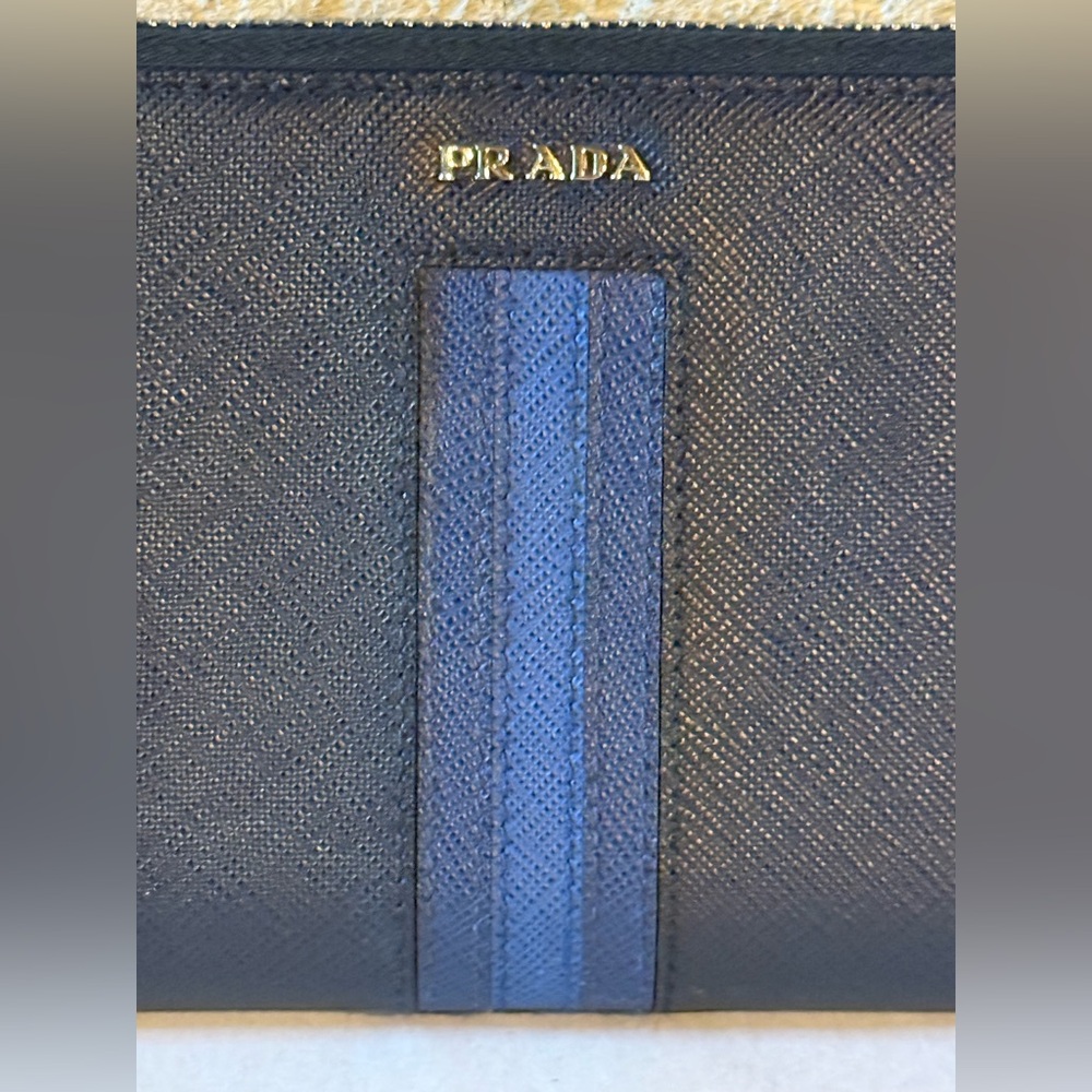 Prada Navy Saffiano Zip-Around Wallet w/ COA - Picture 2 of 6